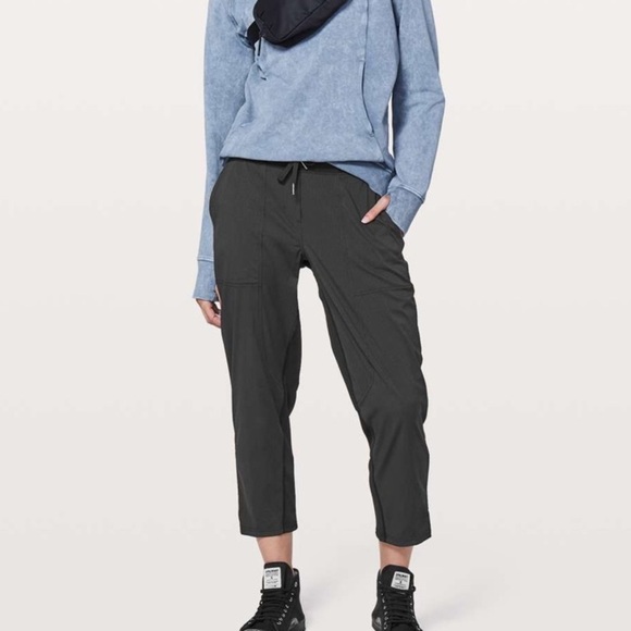 Lululemon Dance Studio Crop Womens 6 Black - Picture 10 of 10